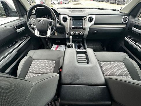 Certified 2018 Toyota Tundra SR5 w/ SR5 Upgrade Package AWD/4WD image 17