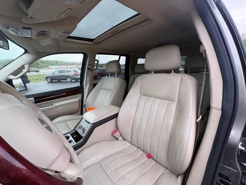 Used 2003 Lincoln Aviator AWD image 16