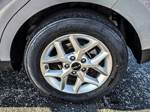 Used 2024 Kia Soul LX w/ Option Group 015 image 9