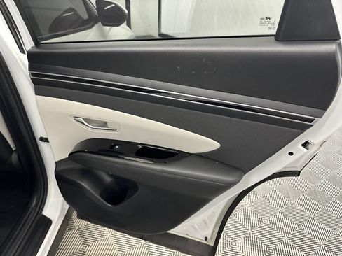 Certified 2022 Hyundai Tucson SEL w/ Convenience + Premium Package FWD image 17