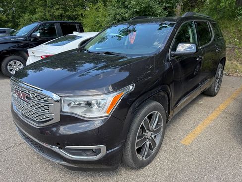 Used 2018 GMC Acadia Denali w/ Technology Package FWD image 5