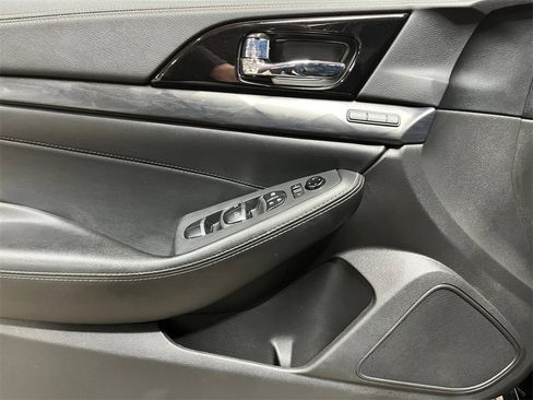 Used 2023 Nissan Maxima Platinum image 23