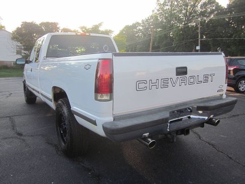 Used 1998 Chevrolet Silverado 2500 2WD Extended Cab w/ Preferred Equipment Group 2 image 29