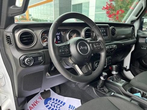 Used 2023 Jeep Gladiator Sport AWD/4WD image 7