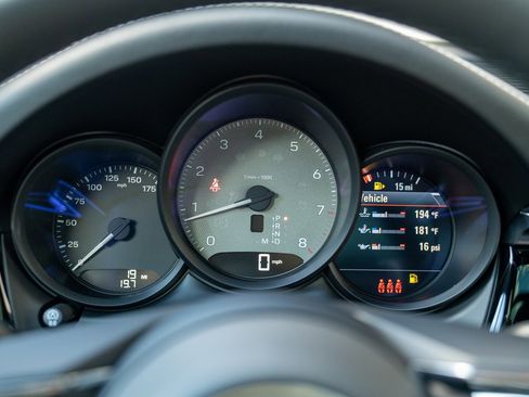 New 2025 Porsche Macan S image 13