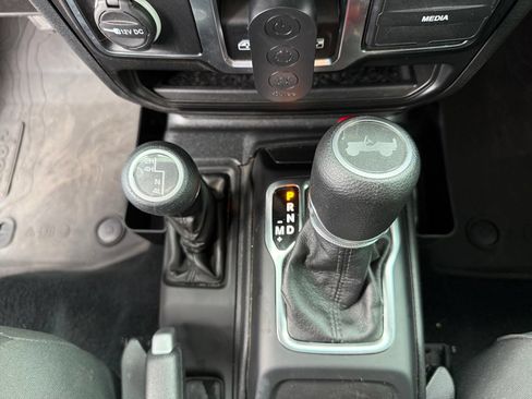 Used 2022 Jeep Wrangler Sport AWD/4WD image 24