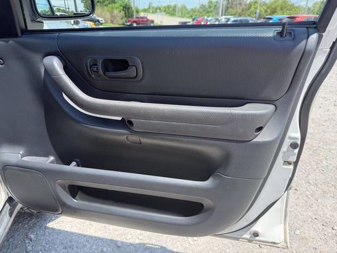 Used 2001 Honda CR-V LX image 15
