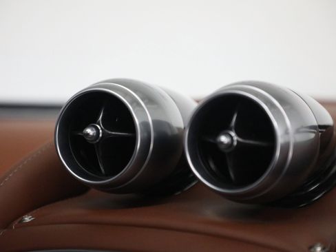 Used 2014 Pagani Huayra image 26