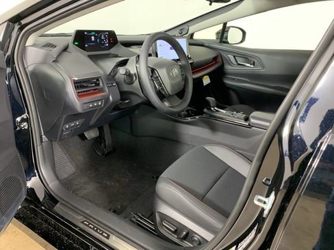 New 2026 Toyota Prius Plug-In Hybrid w/ Limited Premium Package FWD image 31