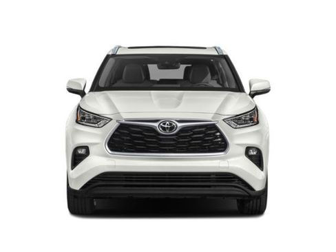 Used 2020 Toyota Highlander XLE AWD/4WD image 4