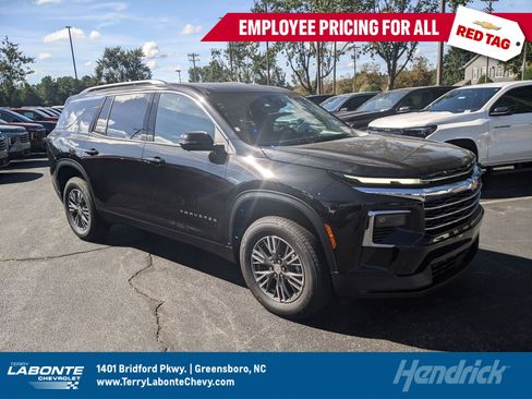 New 2026 Chevrolet Traverse LT w/ Driver Confidence Package image 1