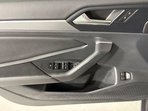 Used 2024 Volkswagen Jetta SE FWD image 19