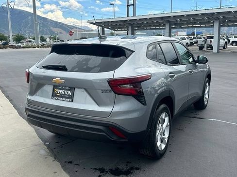 New 2026 Chevrolet Trax LS w/ LS Convenience Package FWD image 6
