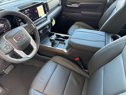 New 2026 GMC Sierra 1500 SLT AWD/4WD image 9