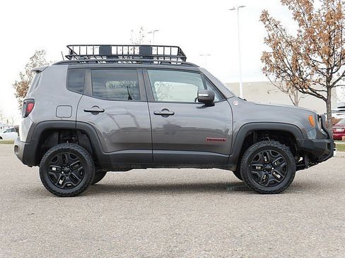 Used 2018 Jeep Renegade Trailhawk w/ Cold Weather Group II image 6