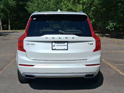 Used 2021 Volvo XC90 T6 Momentum w/ Advanced Package AWD/4WD image 4