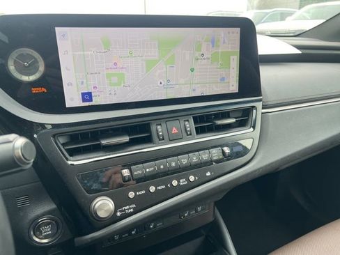 Used 2024 Lexus ES 350 w/ Premium Package FWD image 16