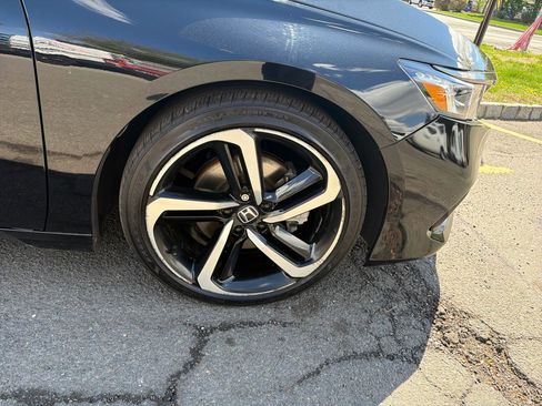 Used 2022 Honda Accord Sport image 4