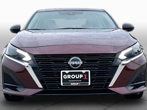 Used 2025 Nissan Altima 2.5 SV FWD image 4
