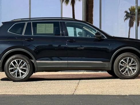 Used 2020 Volkswagen Tiguan SE image 18