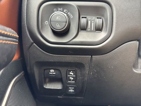 Used 2021 RAM 1500 Limited AWD/4WD image 16