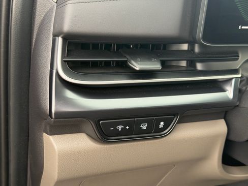 Certified 2025 Kia Carnival LXS FWD image 20