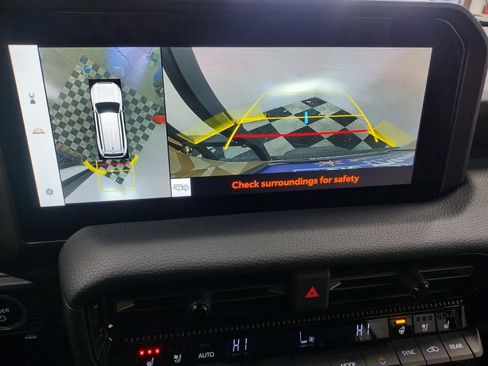 Used 2025 Toyota Land Cruiser image 9