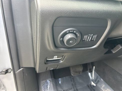 Certified 2024 Jeep Grand Cherokee Limited w/ Black Appearance Package RWD image 38