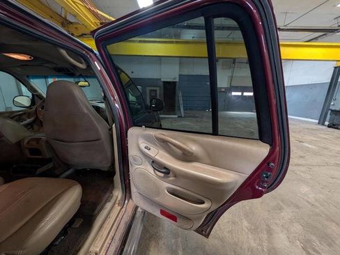 Used 2001 Ford Expedition XLT AWD/4WD image 29