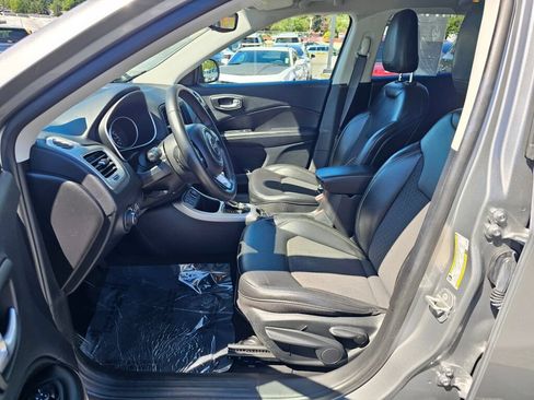 Used 2020 Jeep Compass Latitude FWD image 19