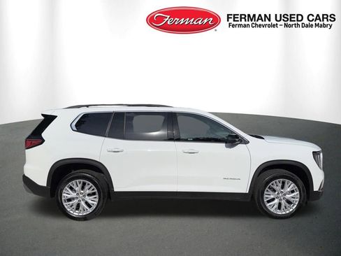 Used 2026 GMC Acadia Elevation w/ Elevation Premium Package FWD image 9