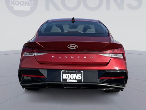 Certified 2025 Hyundai Elantra SEL image 5