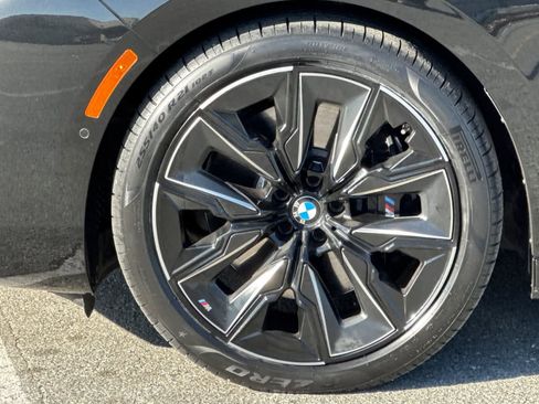 Certified 2023 BMW 760i xDrive w/ Executive Package image 30