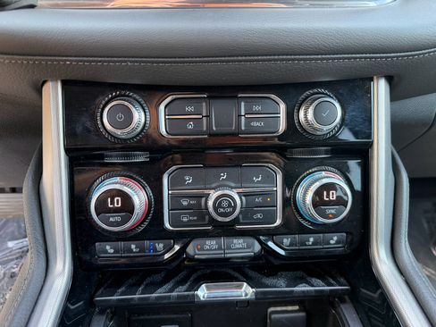 Used 2023 GMC Yukon Denali AWD/4WD image 23