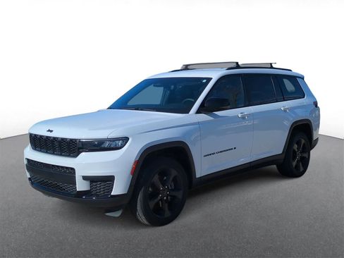 Certified 2023 Jeep Grand Cherokee L Laredo image 4