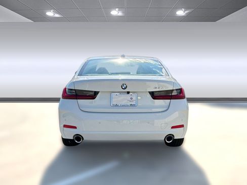 Used 2026 BMW 330i Sedan w/ Premium Package RWD image 9