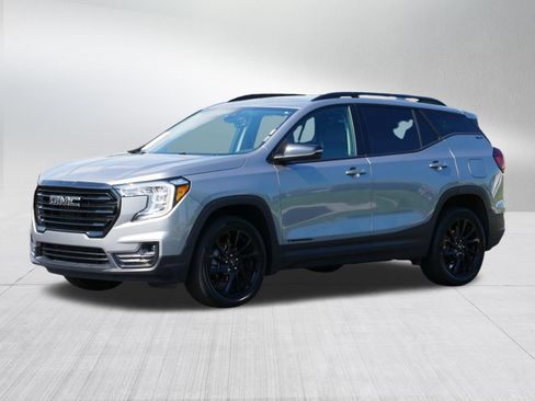 Used 2023 GMC Terrain SLT w/ Elevation Edition AWD/4WD image 2