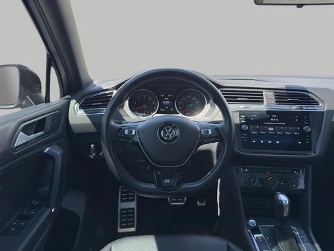 Used 2020 Volkswagen Tiguan SE R-Line AWD/4WD image 15
