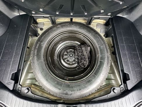 Used 2015 Toyota Venza XLE image 46