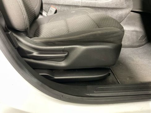 Used 2017 GMC Acadia SLE image 35