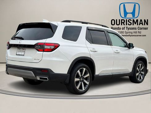Used 2023 Honda Pilot Elite image 4