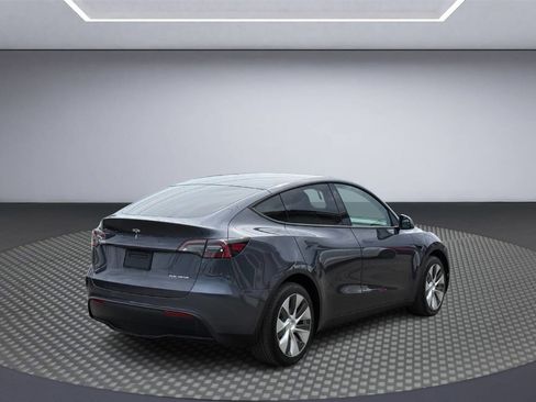 Used 2021 Tesla Model Y Long Range image 7