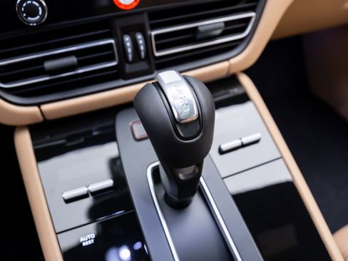 New 2026 Porsche Macan image 22