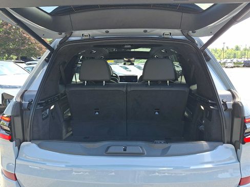 Used 2024 BMW X7 xDrive40i w/ M Sport Package AWD/4WD image 31