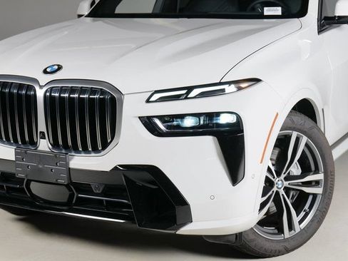 Used 2026 BMW X7 xDrive40i w/ M Sport Package AWD/4WD image 31