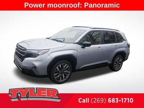 Used 2025 Subaru Forester Touring AWD/4WD image 3