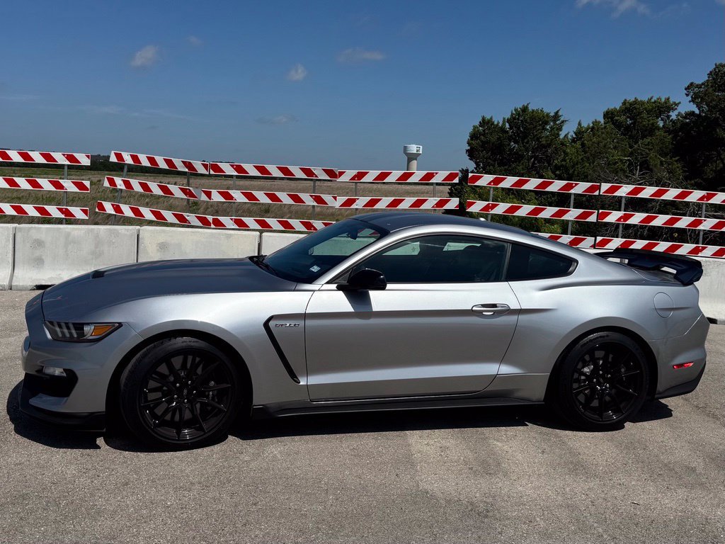 Used 2020 Ford Mustang Shelby GT350 w/ Technology Package RWD image 15
