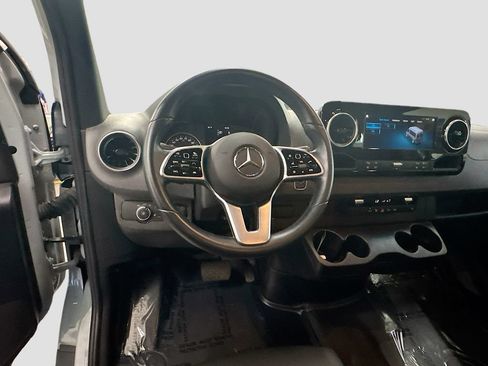 Used 2024 Mercedes-Benz Sprinter 2500 image 11