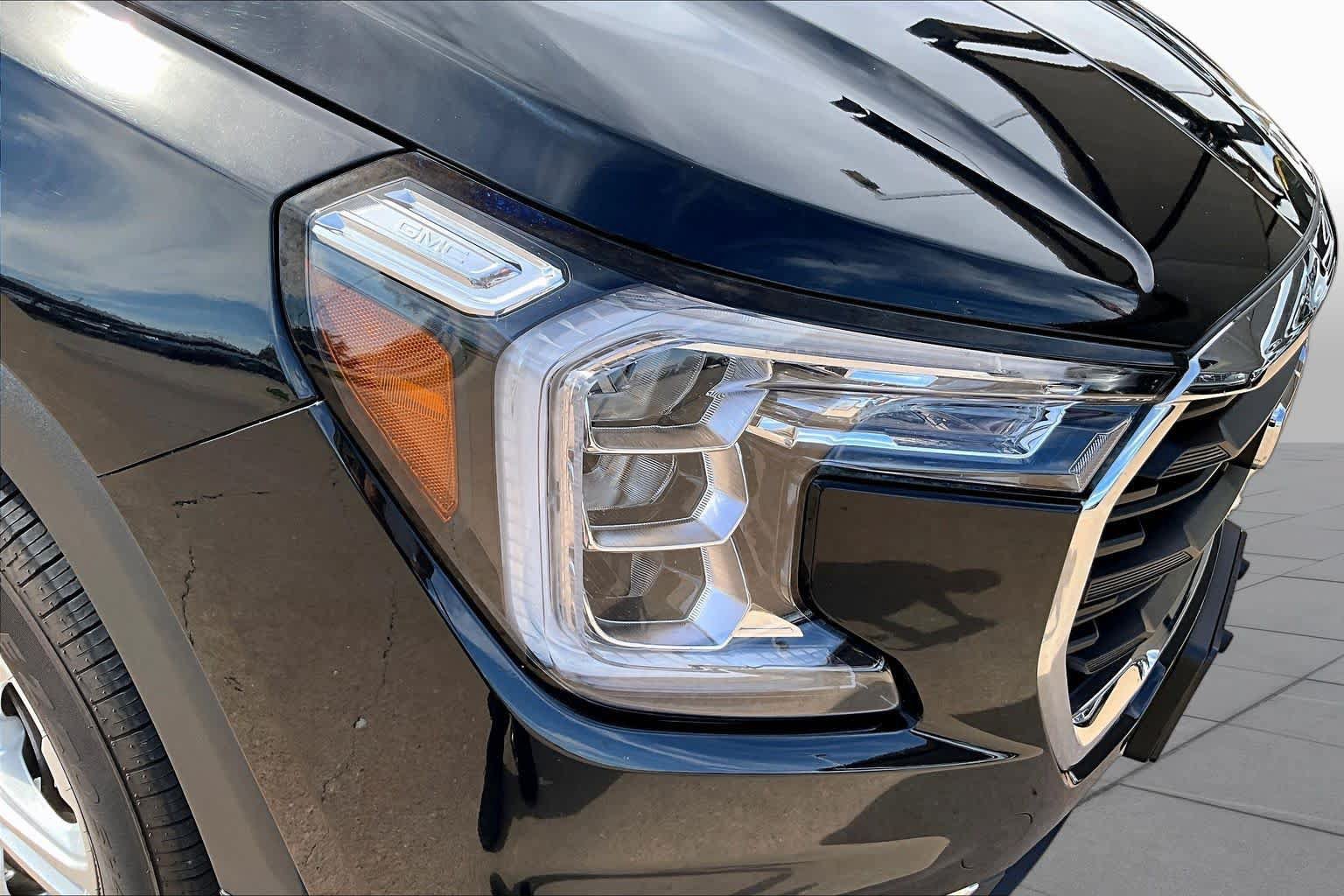 Used 2024 GMC Terrain SLE AWD/4WD image 26