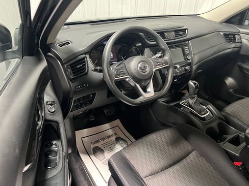 Used 2020 Nissan Rogue S image 2